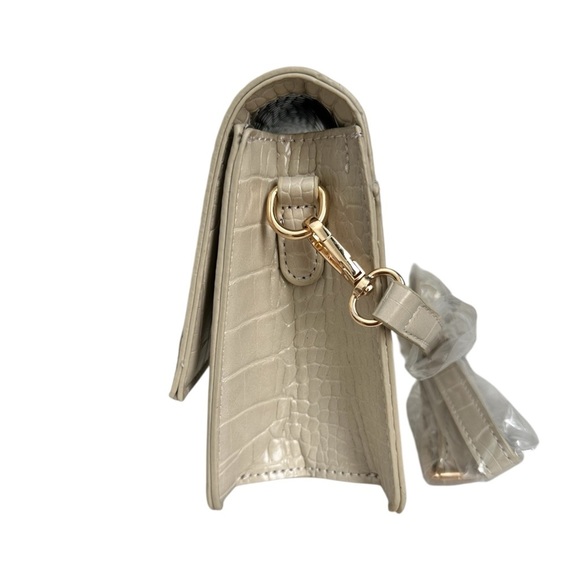 CXL Christian Lacroix Handbag Cream Crocodile Embossed Rectangle Crossbody $88 - Picture 4 of 6